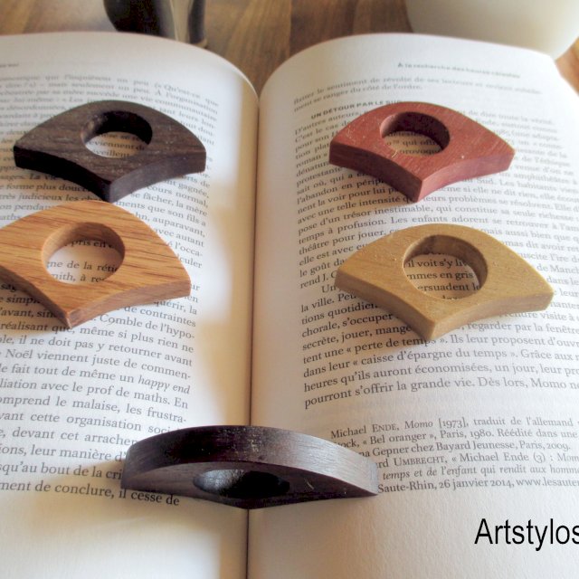 Reading ring, vintage wood book page holder, handmade, customizable: French Artisanal Manufacturing